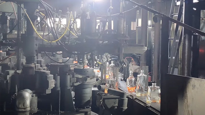 Attrezzatura automatica per la produzione di bottiglie di vetro RSG 8S