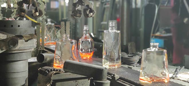 Le bottiglie di vetro da 700ml sono più costose rispetto alle bottiglie da 750ml?