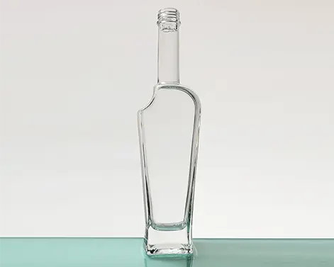 Bottiglia di Brandy in vetro Flint Extra bianco dalla forma unica da 375ml