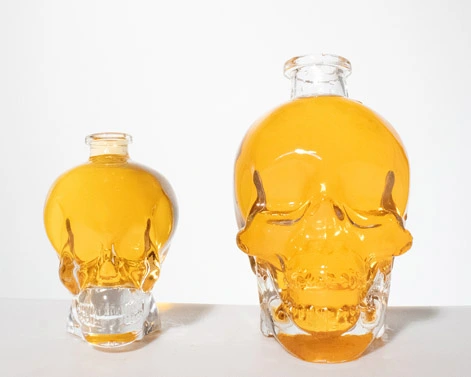 Bottiglie di vetro a forma di teschio di Vodka dal Design unico di vendita calda